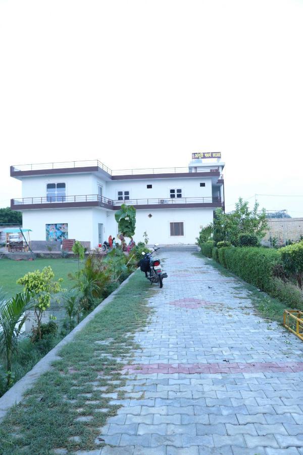 Hotel O Pop Angoori Farm House Mathura Buitenkant foto