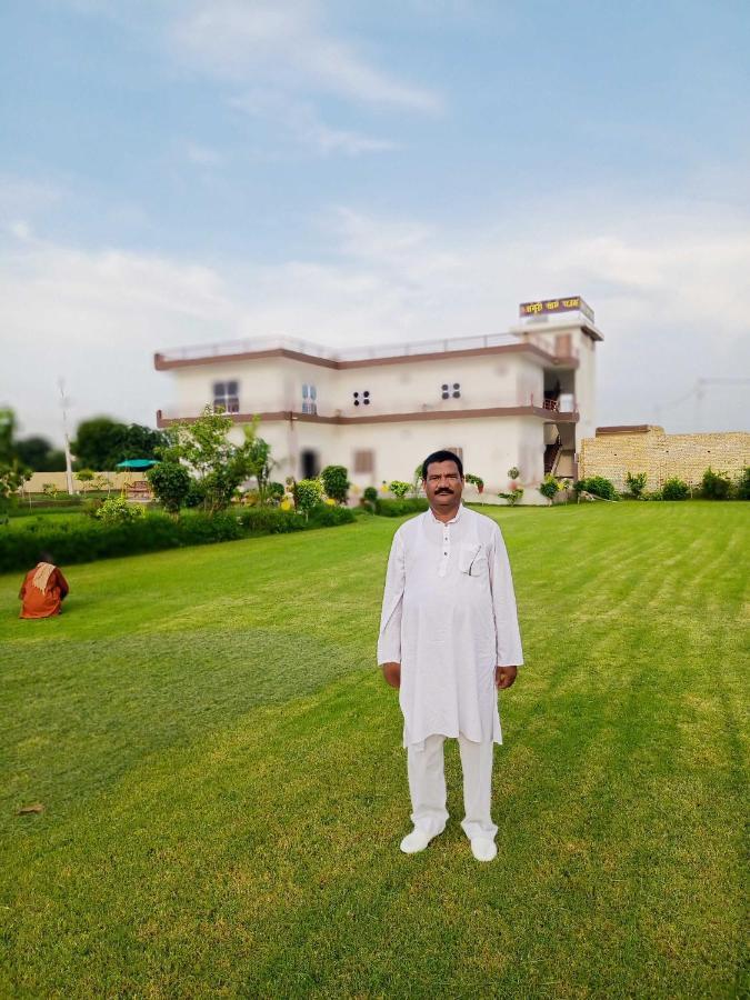 Hotel O Pop Angoori Farm House Mathura Buitenkant foto